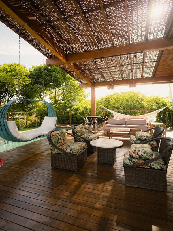 Überdachte Terrasse mit Lounge